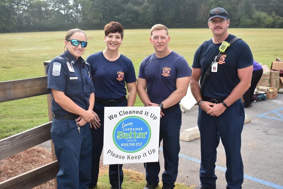 lagrangegaGOV's tweet photo. #Thankyou to everyone who helped us in #leavinglagrangebetterthanwefoundit @ #JonesStreetPark esp @LaGrangeCollege, the Bell Line community & LaGrange Fire Dept.
#LLBTWFI #littercleanup #LFDStrong #LagrangeGa #cityinspired #LaGrangeCollege https://t.co/pspjq5SzHZ
