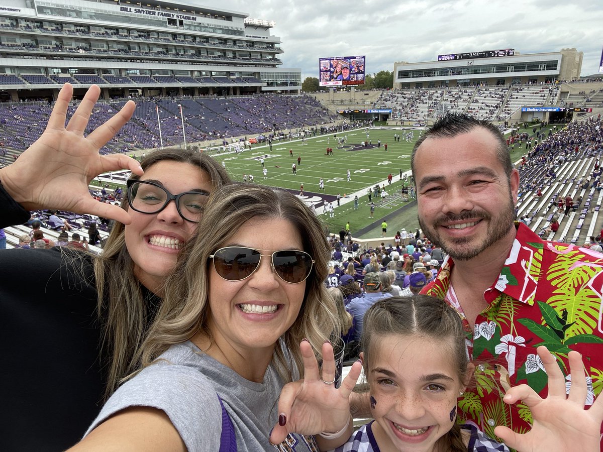 therealmrscook's tweet photo. #KStateFB Game Day!!!!! Eat em up, KSU!!!!! https://t.co/B0cXmAudRk