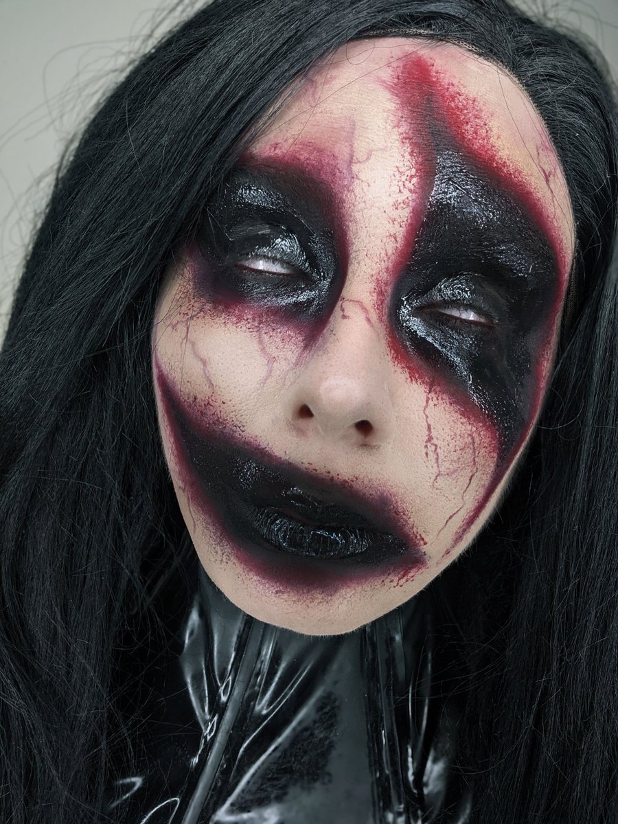 NoctisArtistry's tweet photo. ~ Crooked ~ 

Day 2 of #31DaysOfHalloween 

Recreation of Eric C Duhhh face chart inspired by @VanderVonOdd https://t.co/sSNaqVJdg5