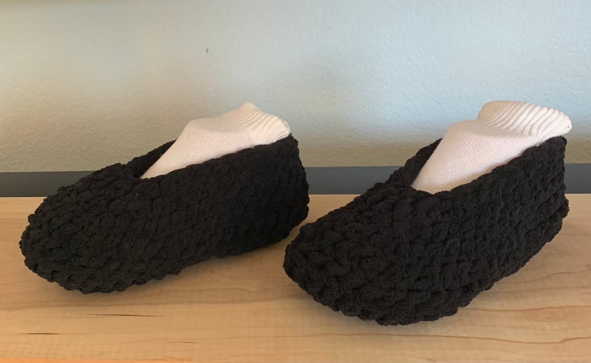 PeonyCreation's tweet photo. Excited to share this item from my #etsy shop: Large Chenille Crochet Slippers in “Black” #softslippers #plushslippers #crochetslippers #crochetbooties #houseslippers #adultslippers #womenslippers #adultbooties #menslippers https://t.co/Q7sVAoVkn5 https://t.co/w4Bh0oMms3