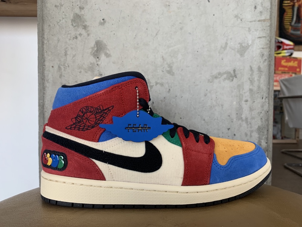 FlipAuctions's tweet photo. Air Jordan 1 “Blue The Great” (Muslin/Varsity Red-Royal-Taxi-Black) starting at USD 100. https://t.co/uhIpoCr6XV #AirJordan https://t.co/7ir4hlEjnj