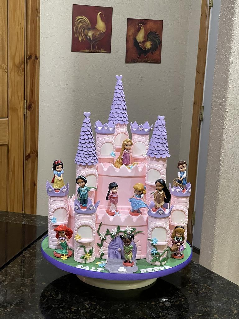 CakesDecor's tweet photo. Castle cake by Cakes For Fun
https://t.co/ZoETXIiYHz
#castlecake #disneyfigures https://t.co/McoVgklXkB