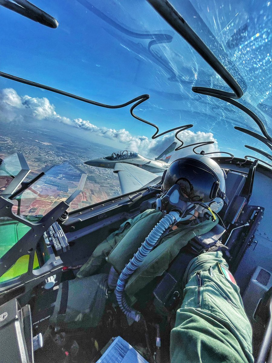 346Pilots's tweet photo. Two ships flight with special color tail
#pilot #Fighter #fighters @bbfaviation #aviationphotography #AvGeek https://t.co/ROkeexNren