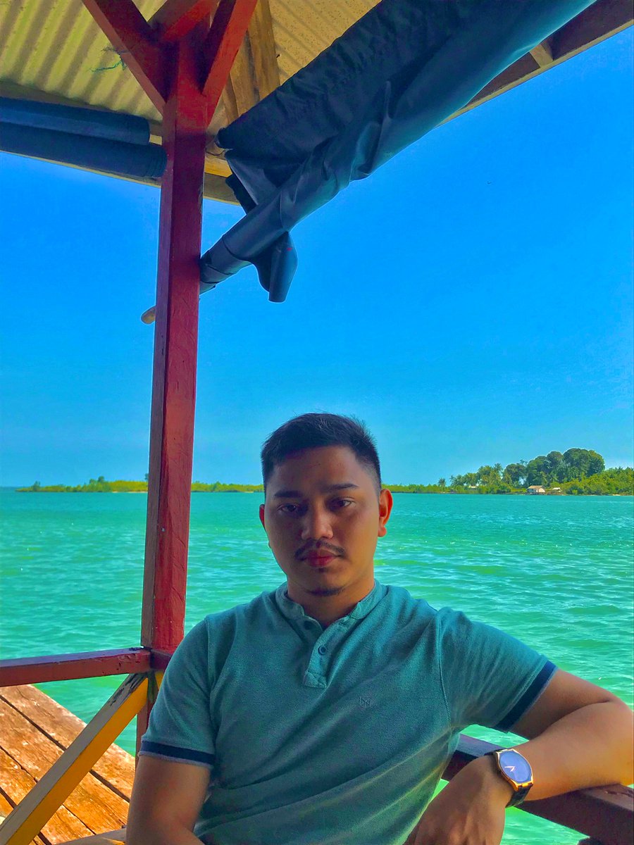 gunawan248's tweet photo. Makan di atas laut https://t.co/LhDPulzJJC