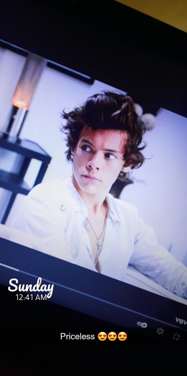 ChaniRawat's tweet photo. This is priceless 😍 i ❤ @Harry_Styles https://t.co/jtstw00A8a