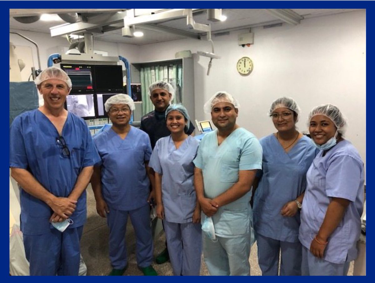 Cardiologist Christian Barho recently performed the first successful stent implantation in #Dhulikhel #hospital in years 🎉
More on his visit and other projects we supported in September can be found in our most recent newsletter: nepalmed.de/newsletter/