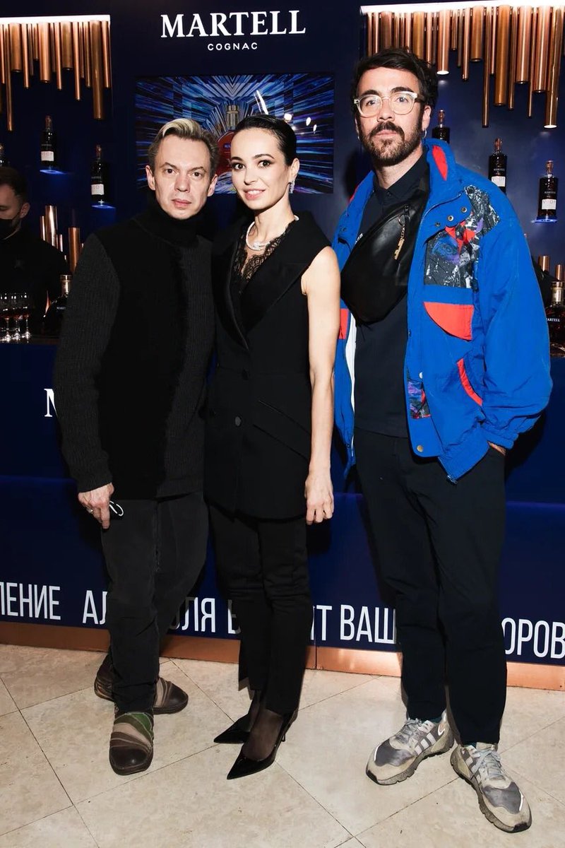 dianavishneva's tweet photo. Context festival - 2021 is about happiness 💃🏻💙 @LaVeronal #contextfest #dianavishneva #vladimirmalakhov #marcosmorau #ericgauthier #edwardclug https://t.co/bFxHkIhWTx