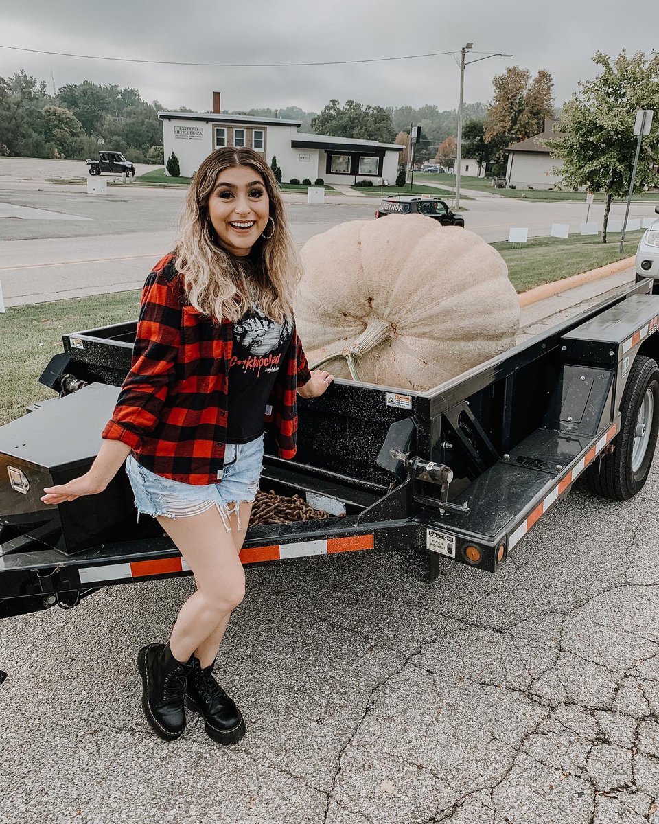 ChristinaVTV's tweet photo. That sir, is a pumpkin #anamosaiowa #pumpkinweighoff https://t.co/B5duAjsp7G