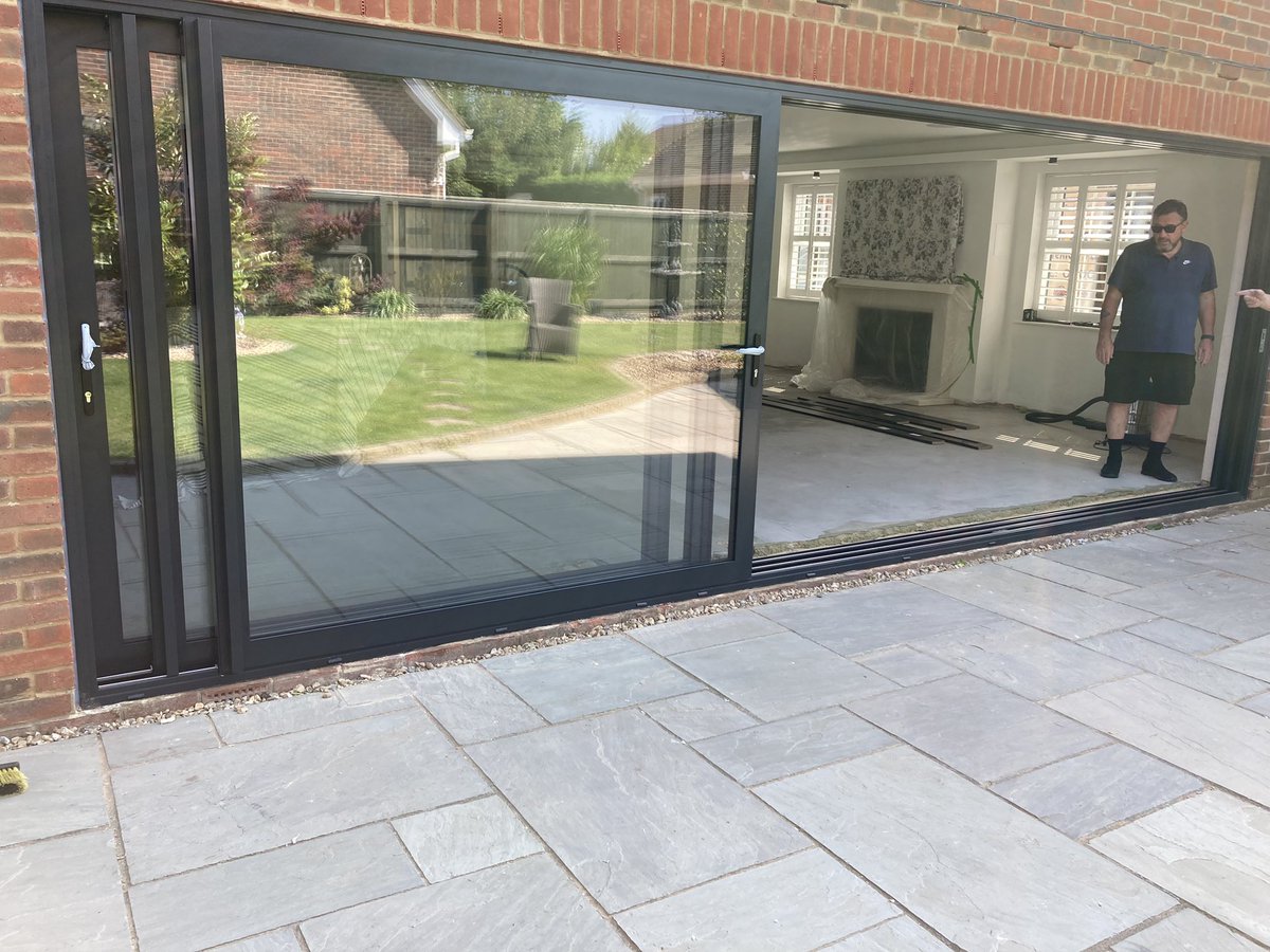 AdvancedExtPlas's tweet image. We thought we would use out first post by posting this stunning @Central_WS Aluminium sliding patio door in anthracite grey. Top work by our fitters Andy &amp;amp; Will @FENSAuk @BWCconnect