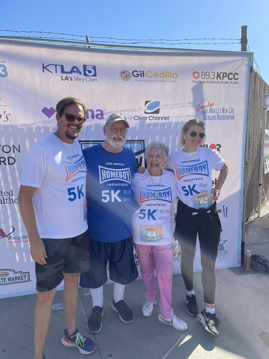 CoryReeder's tweet photo. Get up at 5:30am = no
On a Saturday = heck no!
To run a 5k = HELL NO!
for @HomeboyInd … maybe…
for #TeamConny… HELL YEAH!
@fathergregboyle #Homeboy5K https://t.co/n2rkWSssPD