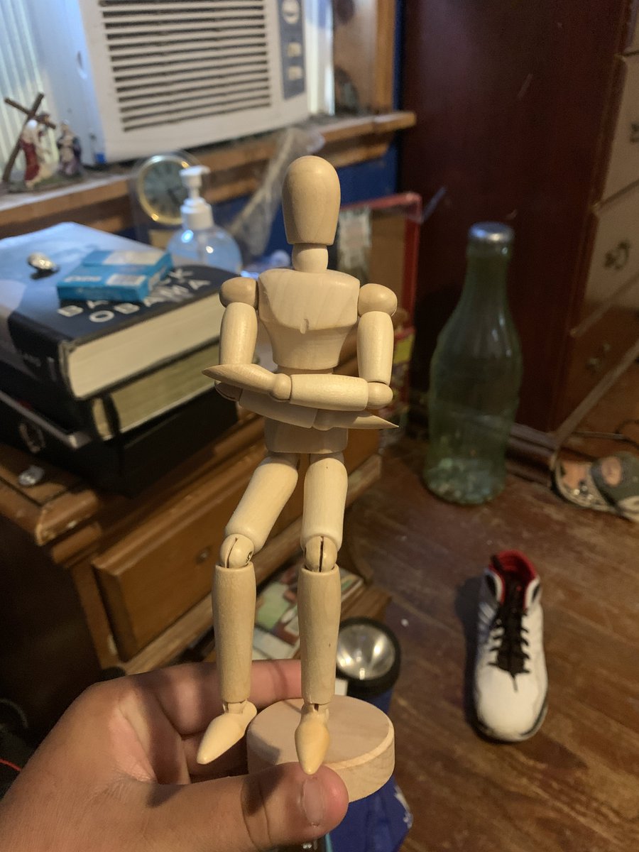 HinodanIs's tweet photo. I got a wooden doll, so I will draw a human being in my sketchbook ✍️ #practicedrawing #DrawingHuman https://t.co/21PCWCo6c7