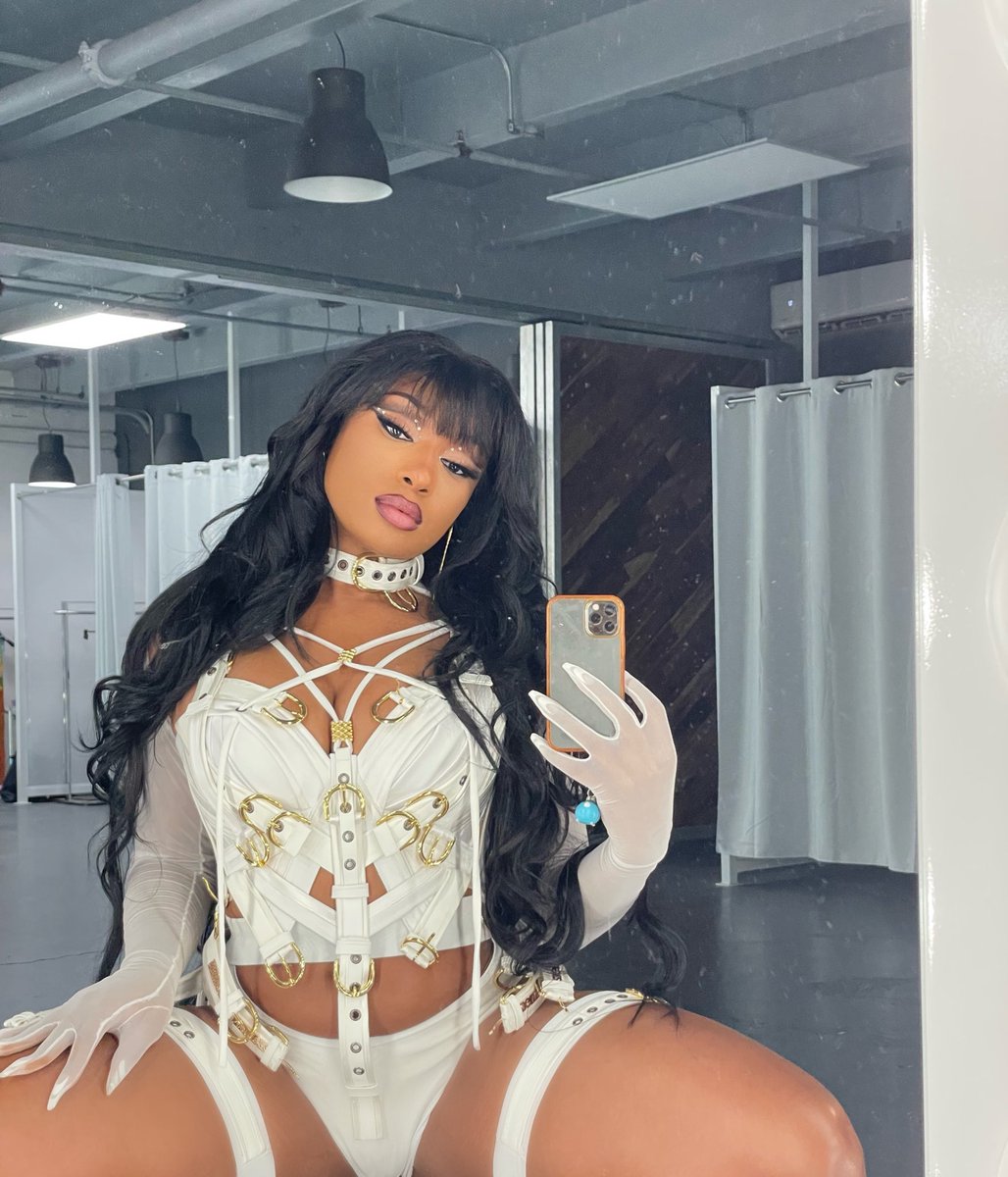 theestallion's tweet photo. Boo🖤👻 https://t.co/XZmr59B60b