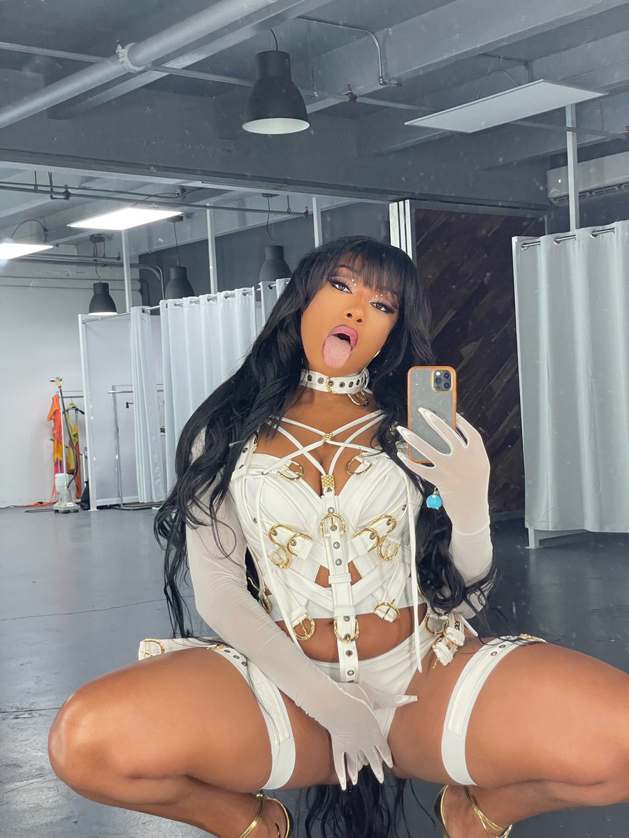 theestallion's tweet photo. Boo🖤👻 https://t.co/XZmr59B60b