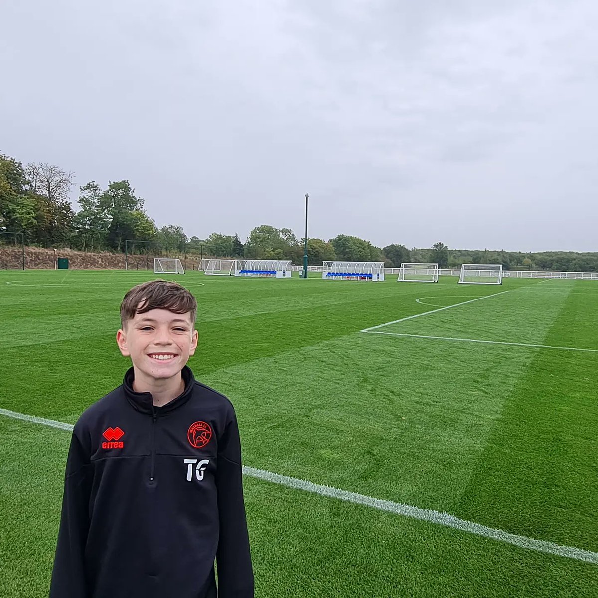 bigpopsgriff's tweet photo. Another fantastic experience and venue today for Tyler playing against Leicester at their new training ground. Some good saves but just not the result. Was a very good test against some very good players#) #WalsallFC #leicestercity https://t.co/PWPM3xFzAI