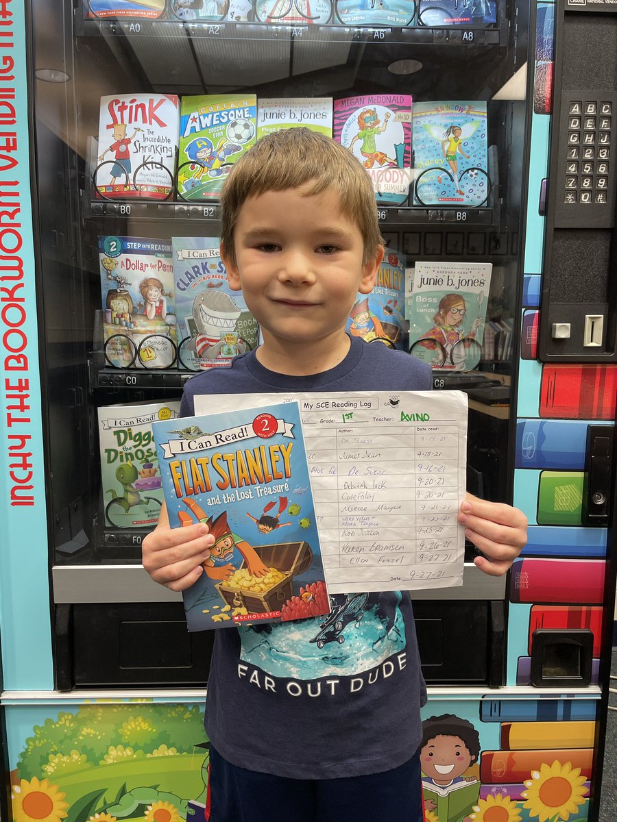 JessHarrelson7's tweet photo. These kids love reading and earning free books from the Book Vending Machine!💚💚💚 #hcslibrarymedia https://t.co/ADknYpogbJ