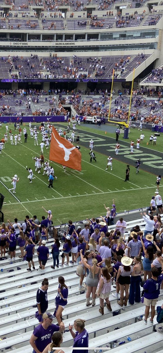 TxMom_HookEm's tweet photo. Hook Em 🤘🏻🏈 https://t.co/mkqbDy1T38