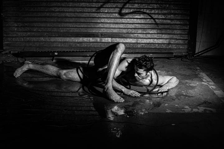 Writhe in pleasure.

It's the FINAL WEEKEND to see RUB HARDER during #PhillyFringe2021!
🎟️briansandersjunk.com/fall-fringe-se… 
Take in the sights of open-air bathing, men in kilts on a trampoline, fire rites &amp; a twerking contest open to the public (21+)

<a href="/FringeArts/">FringeArts</a> [📸P. Abrams]