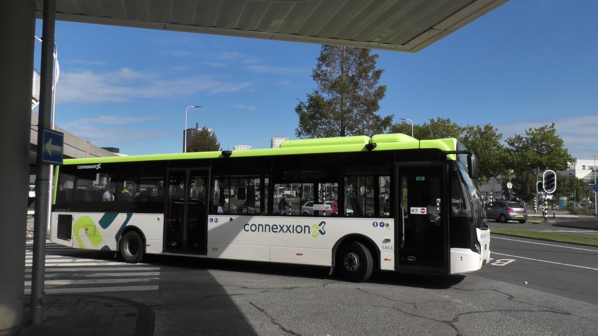 Spotter_OV_Rdam's tweet photo. EBS en Connexxion bussen, en RET metro's in Spijkenisse op 29 september 2020. Alle 11 foto's van die dag staan op Facebook https://t.co/AiKk9MTTCf

En 10 foto's op Instagram
https://t.co/FFliR0zdjw

#EBSOV #Connexxion #Iveco #Bus #Spijkenisse https://t.co/xNUbHQW9Fl