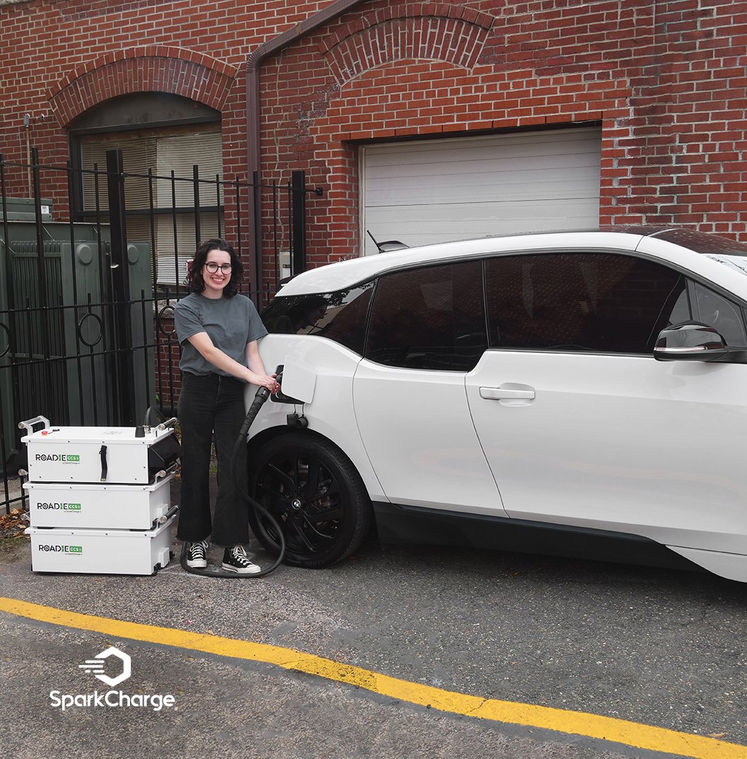 sparkcharge's tweet photo. Charging with the Roadie is quick, easy, and convenient! It's modular design allows you to customize your charge to your fleet's needs!
.
.
#TheRoadie #NationalDriveElectricWeek #DriveElectric #PluginAmerica #SparkCharge #electriccars #fast #portable #customize #EV https://t.co/dz2GGl337z