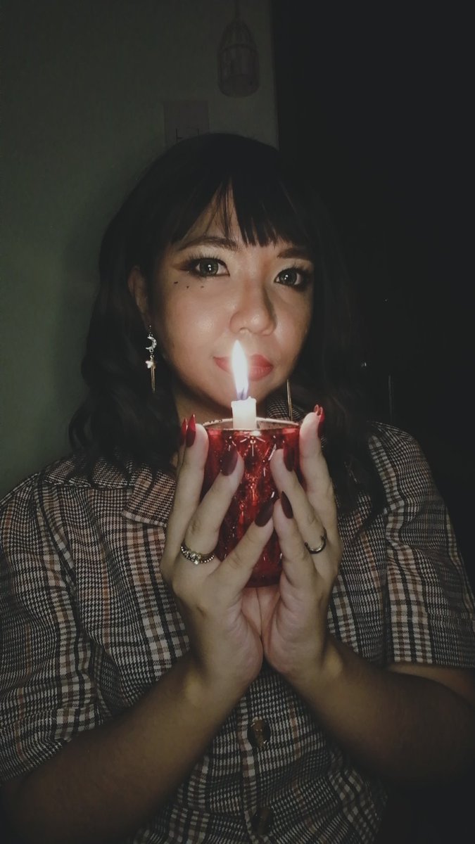 nefertiri23's tweet photo. #writingpromt
They did not expect her to appear with the candle.
Lucine.
What are you doing here?!
๐ค๐ https://t.co/xVHRXhW5v4