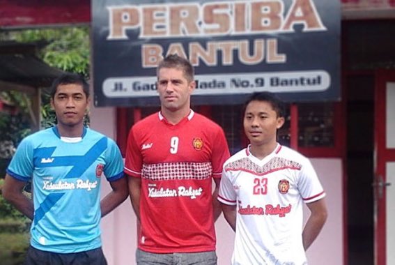 MafiaWasit's tweet photo. Ngaca lah pengurus, jangan larang klub dibawah Askab Bantul untuk ikut Liga 3. Jangan takut tersaingi, justru jika ada kompetitor itu bisa menjadikan motivasi kita terlecut untuk jadi yang lebih baik dari lainnya!

#SavePersiba https://t.co/jq7YhzD72y
