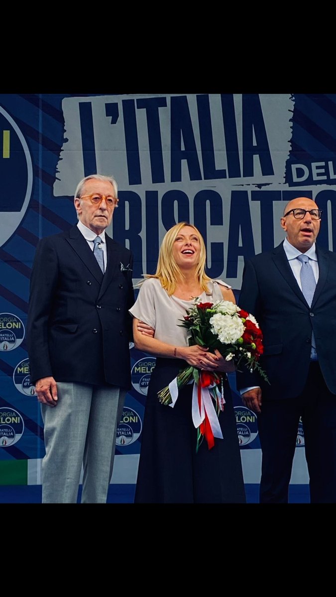 baffi_francesco's tweet photo. L' Italia della Ducessa e dei rincoglioniti. https://t.co/rtYPVv6bC4