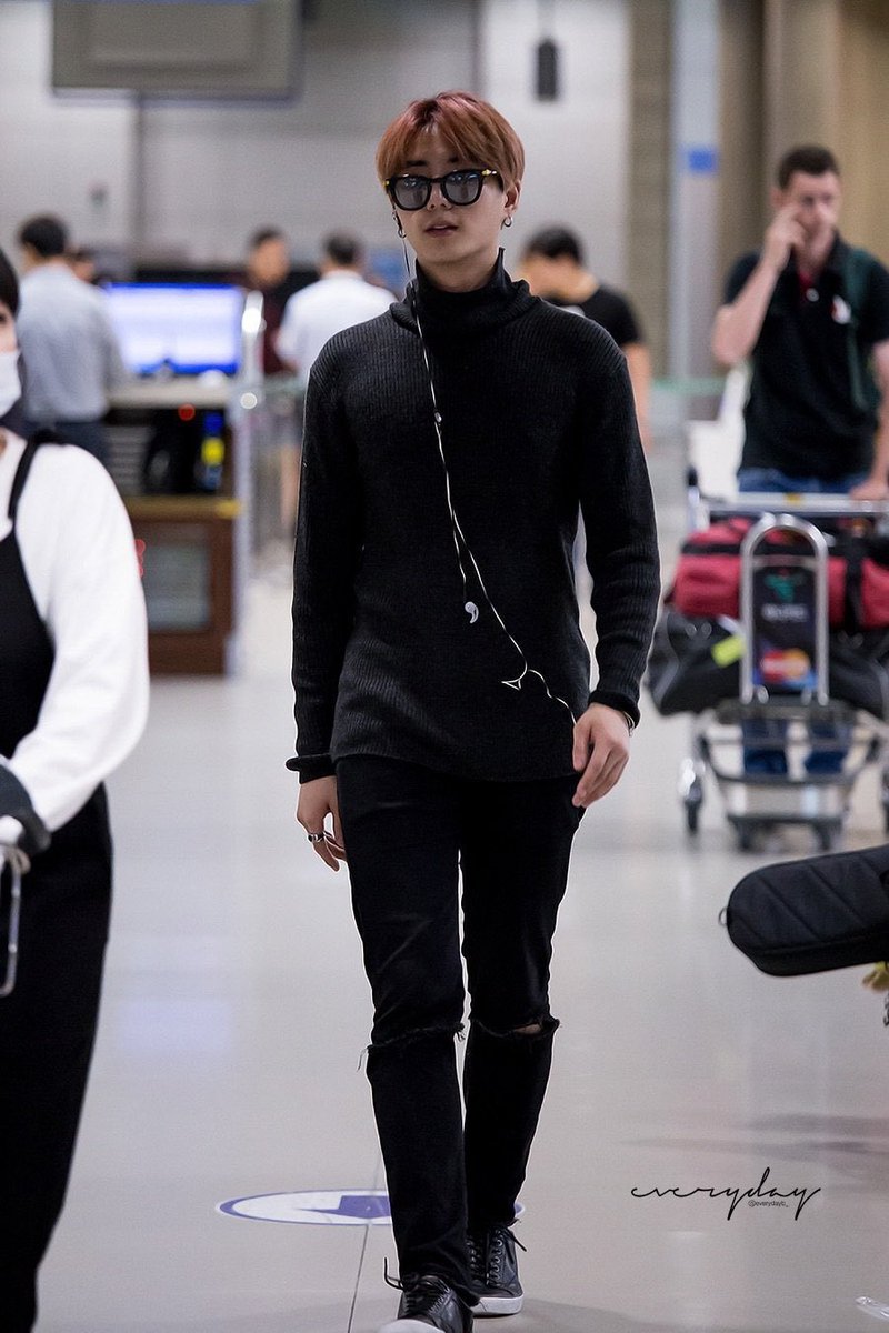 youngkthebae_'s tweet photo. 5 years since this Young K airport outfit 🤩 work it work it https://t.co/edNqHSj6u0