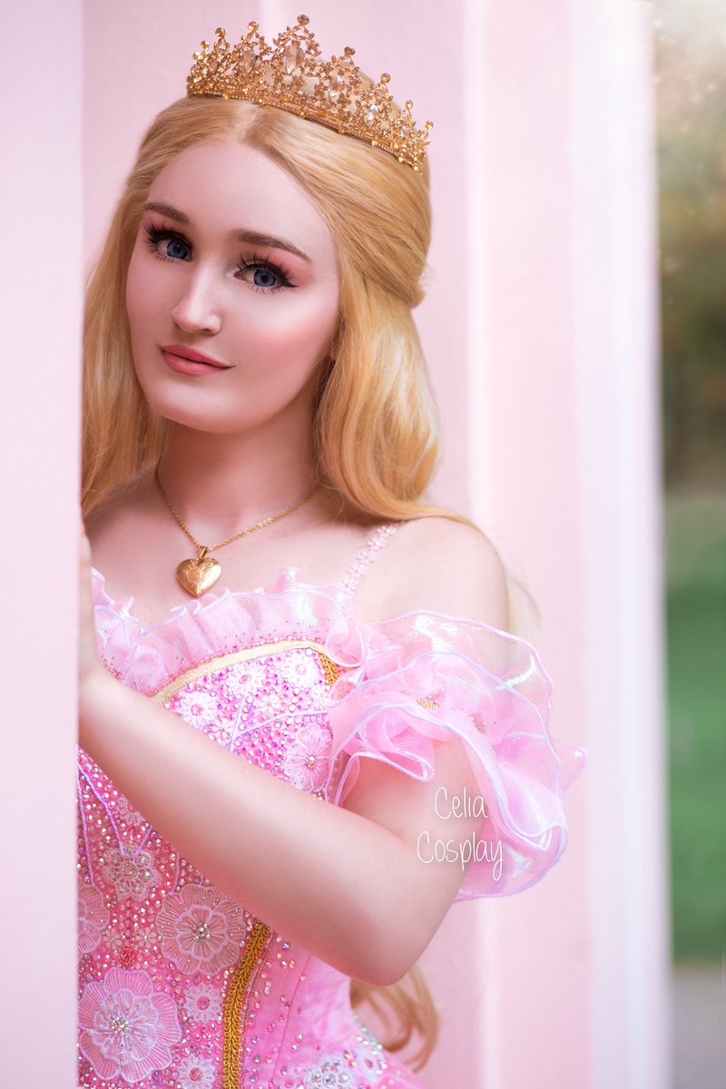 CeliaCosplay's tweet photo. Look, a witty Twitter post!! XD
Cosplay by me, photo by blackparadisebird
#barbie #barbiecosplay #nutcracker #ballett https://t.co/gA8riOZBls