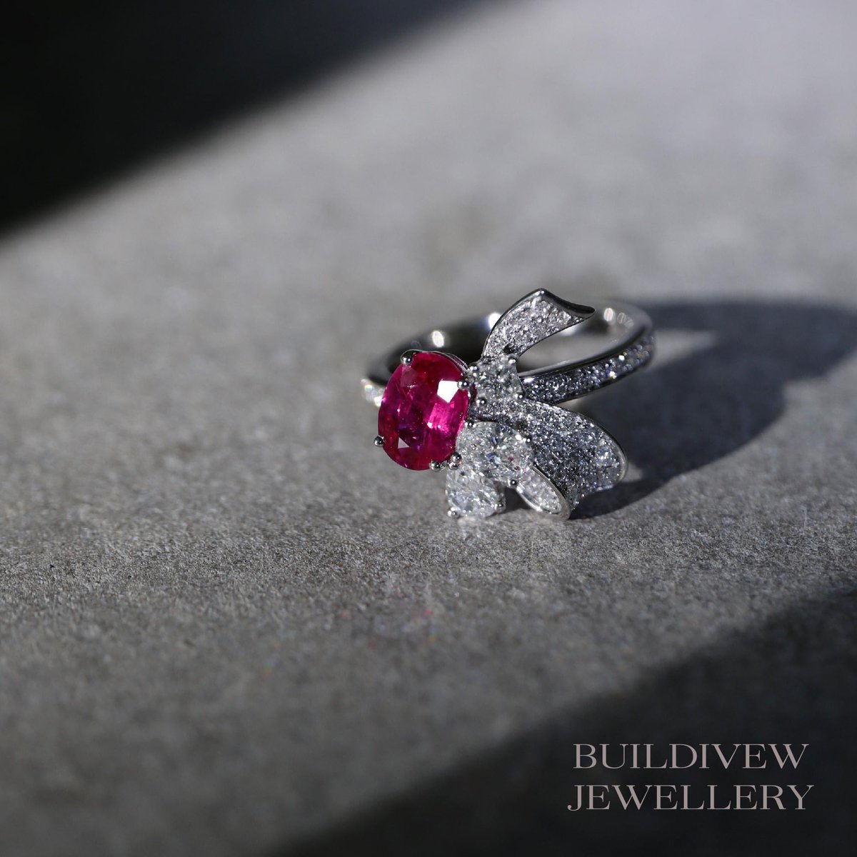buildviewjew's tweet image. Ruby ring. Tradition and craftsmanship.
紅寶石戒指。傳統工藝。
·
.
.
HK$61,000
.
.
Shop with us: buildviewjewellery.com
網店：
·
.
·
·
·
·
#buildviewjewellery #workingbench
#hkig #handmade #craftsmanship #design
#OMG #工夫枱 #diamondlover