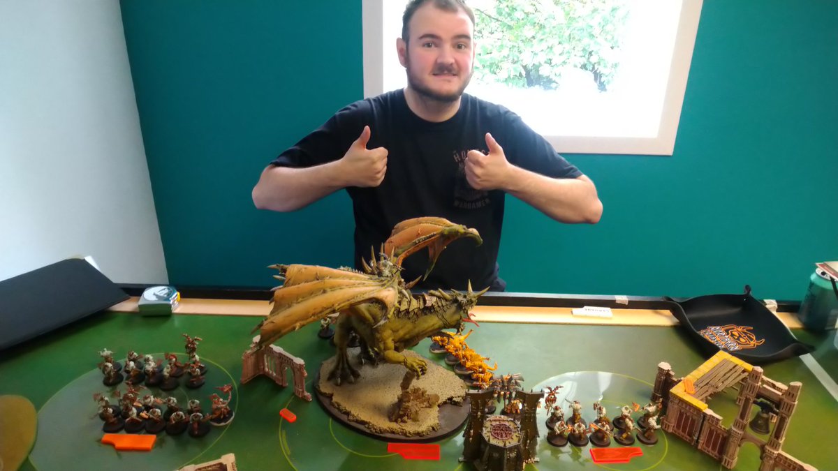 small_geek's tweet photo. #onslaught21 game three...lots of #khorne dragon nonsense!!!

#ageofsigmar #aos #ogormawtribes #underguts https://t.co/PytRK1iV89