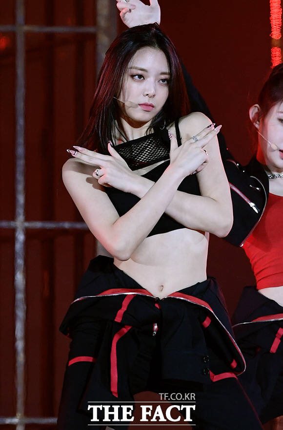 hourly yuna tweet media