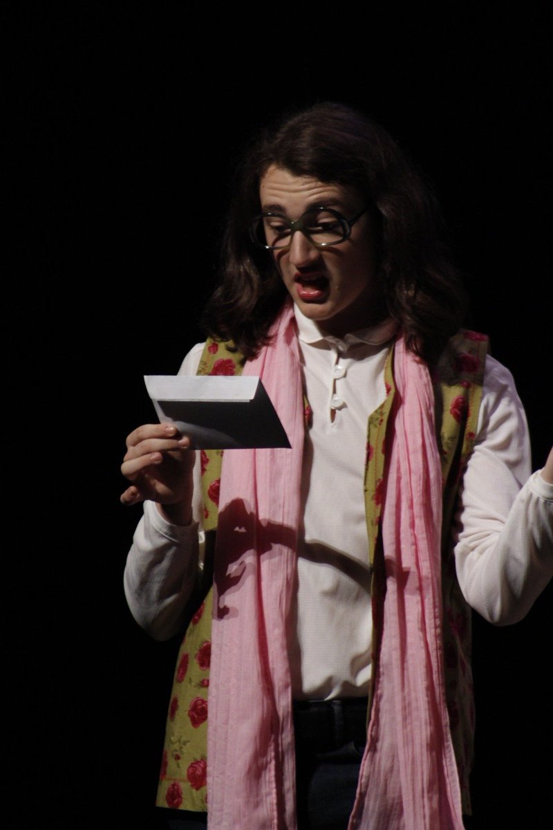 Reyes_BG's tweet photo. Hi ha gent preciosa que un dia entra a formar part de la teva vida i ja no pots viure'n sense. Apunteu-vos aquest nom: PAU GRACÍA MORILLAS, un actoràs que podreu veure a "Textos Confinats" del @Till_Tall al @TeatreALlinars el 9 i 10 d'octubre   https://t.co/715yeAucyB https://t.co/yrX5G1FmfT