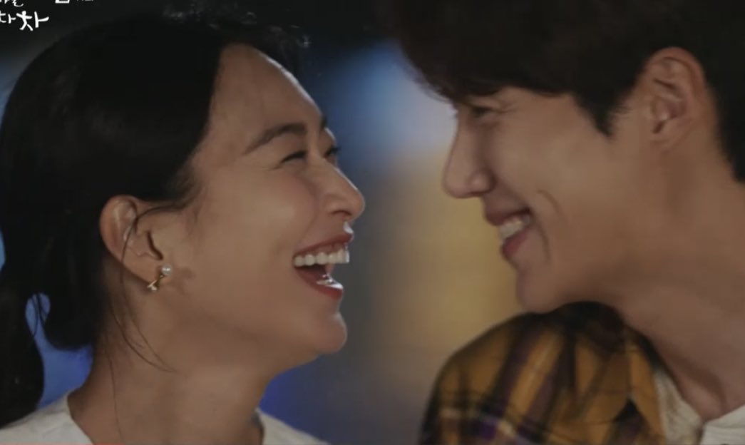 shikgotexo's tweet photo. The fact that Gongjin villagers knew about Dusik and Hyejin's relationship but they still waited for Sikhye to officially share their relationship with them. 🥺💚 look how supportive they are!!!!!! GONGJIN BEST TOWN INDEED! 🥺

#HometownChaChaChaEp11
#HometownChaChaCha https://t.co/y0N2HG5MMp