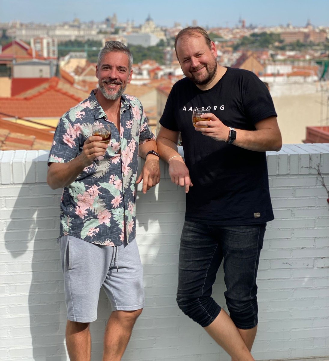 Una relación que nació de la nada y que dio lugar a más de 20 grandes títulos 🏆🥇 para el bádminton español.
Y lo más importante: una amistad para siempre <a href="/athomsen84/">Anders Thomsen</a>