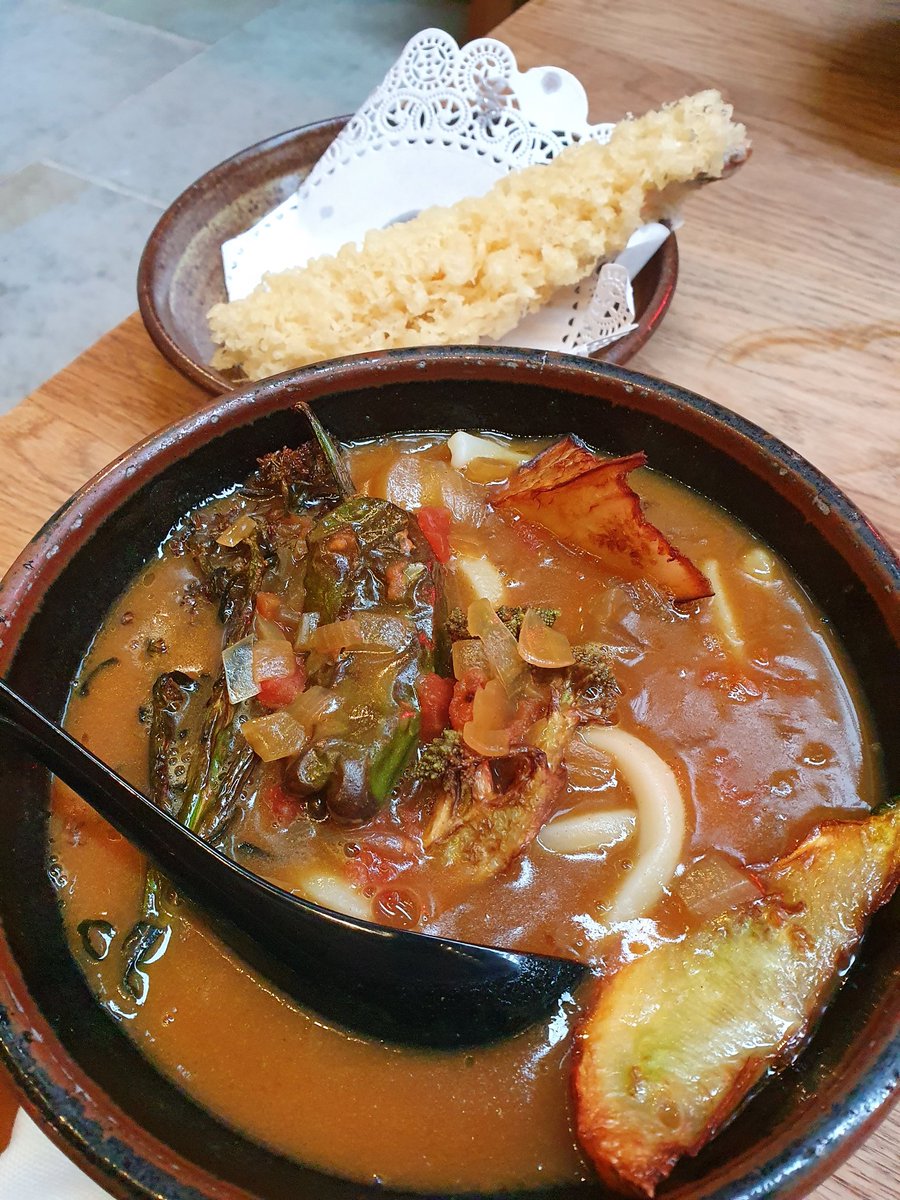 heard_in_'s tweet photo. Not the most photogenic bowl of noodles but I think this was my favourite dish so far from @KoyaLondon 
Curry udon with a prawn tempura on the side 💜
#noodles #koya #koyacity #bloomberg #bloombergarcade #london #londoneats #udon #curry #curryudon #noodles https://t.co/hMs0NNmYXl