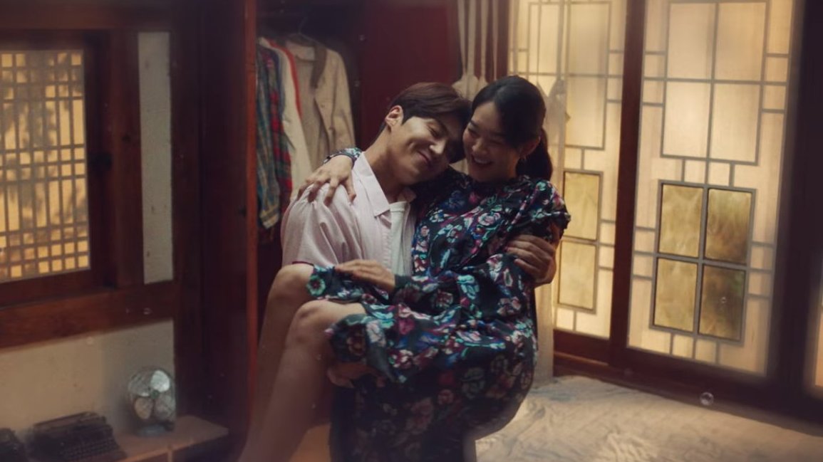 iconickdramas's tweet photo. I want what Dusik and Hyejin have. I can't stop smiling because of them 😭💜 #HometownChaChaCha #HometownChaChaChaEP11 https://t.co/ic1FTlRqk5