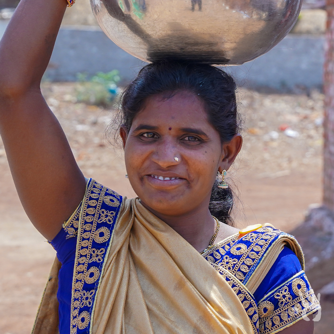 JoyceMeyer's tweet photo. This precious lady doesn’t have to travel dangerous distances to find water anymore, because you brought a well to her village—thank you so much, partners!!! #HandOfHope #GiveHope https://t.co/HJCgphu7GD