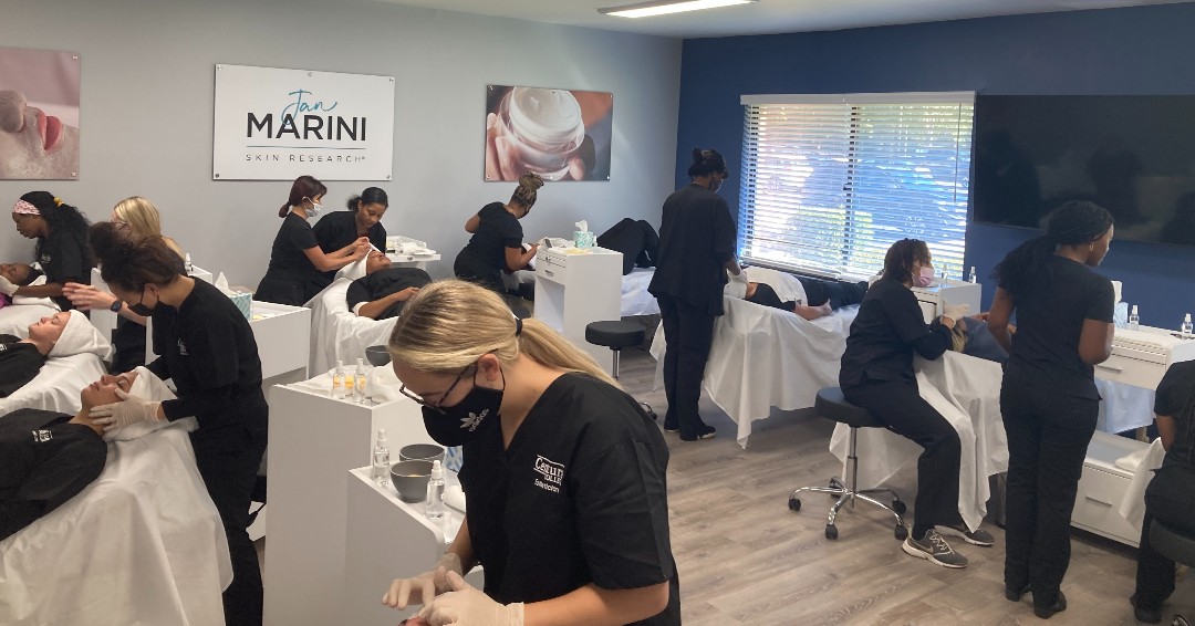 CenturaCollege's tweet photo. Congratulations to Centura Chesapeake campus for a successful start in the Esthetician program. Looking good, Centura Chesapeake! #CCSpirit #CenturaChesapeake https://t.co/tfyAfUP1kR