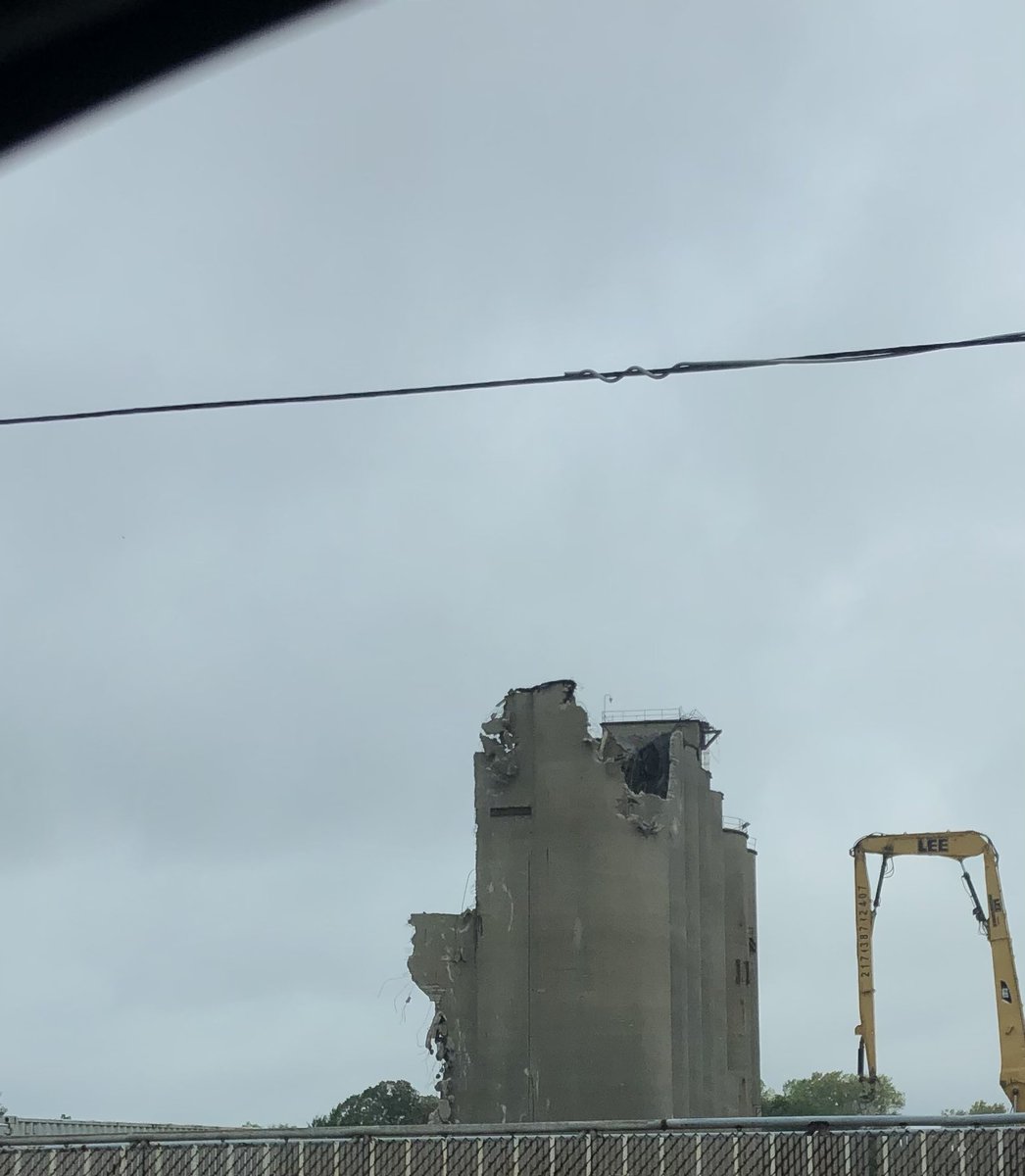 herbmacon's tweet photo. Darned LG & AgriGold corn blew tops outta our bins again!!!
#AgReliant https://t.co/f0DhGAr0jk