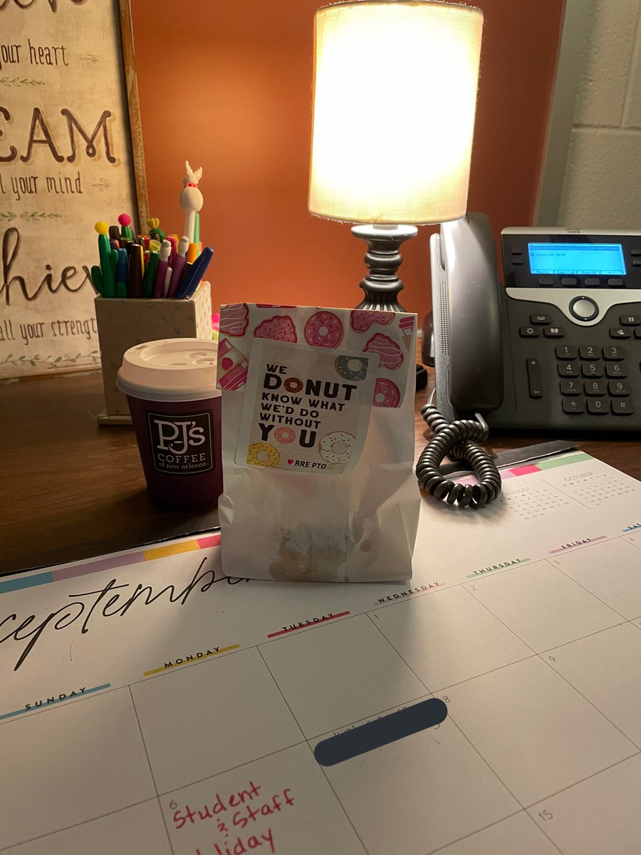 shill97's tweet photo. A sweet treat from our #rrechat PTO.  We appreciate you! https://t.co/GQ1EtRrsfN