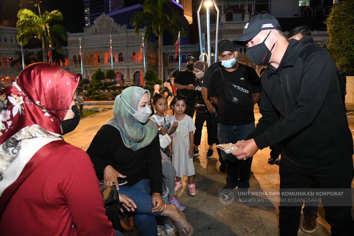 AADKMalaysia's tweet photo. Agensi Antidadah Kebangsaan (AADK) mengambil inisiatif melaksanakan Program Omnipresence dan Outreach di beberapa lokasi tumpuan utama orang ramai, di Kuala Lumpur dan Putrajaya. https://t.co/ifUHNqzhDw