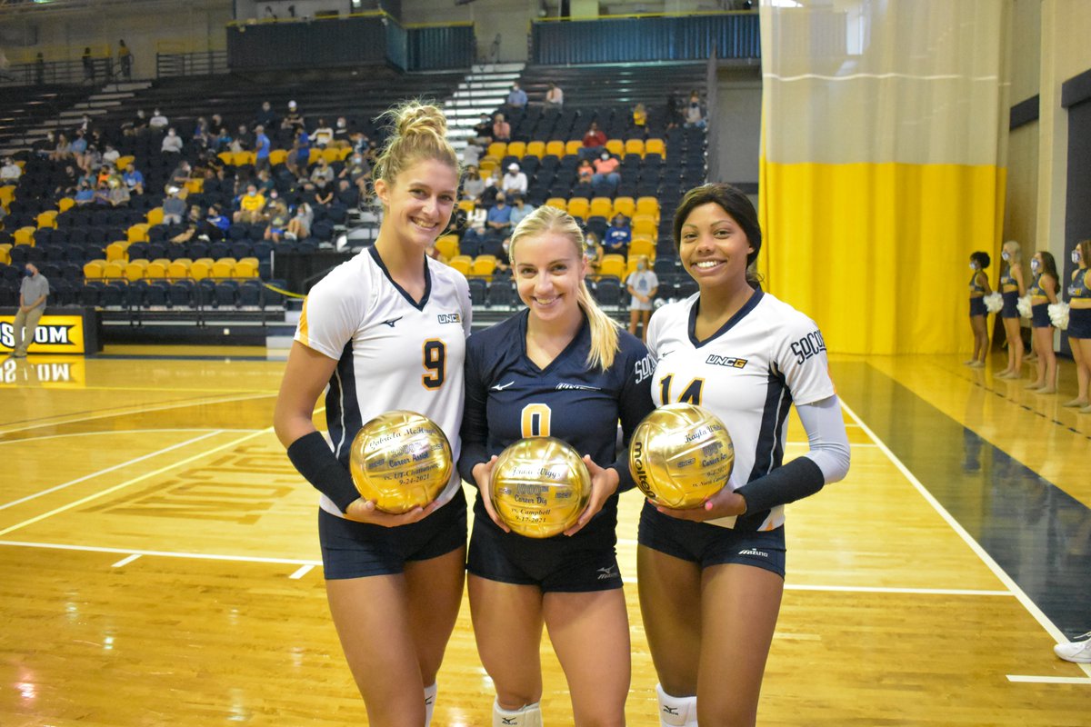 UNCGVB's tweet photo. Last night we honored Kayla White, Gabby McHugh, and Jenna Wiggs for reaching career milestones before the Spartans 3-0 win over Samford. 

Tonight, we continue our home stand with Mercer at 5 p.m.😤

#ALLIN | #letsgoG https://t.co/ws95WpCW95