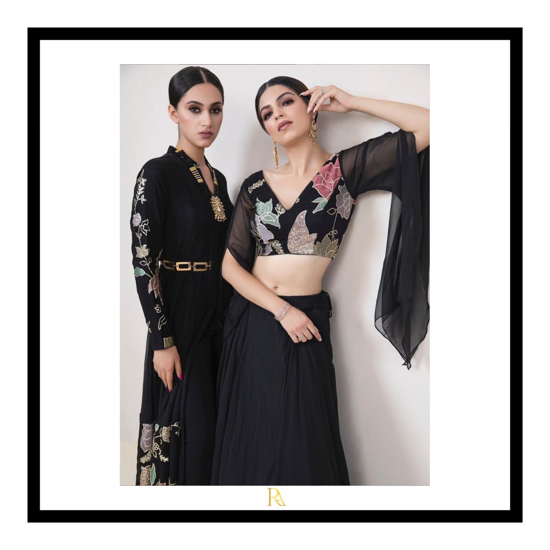 AhluwaliaRosy's tweet photo. The Story of “Ehsaas”
A story that makes you feel happy and confident .
.
.
Models gracefully embraces with our signature collection of blacks 🖤
.
.
#rosyahluwalia #fashiondesigner #black #collection2021 
@gurpreetksethi association https://t.co/8bGWyulJSb