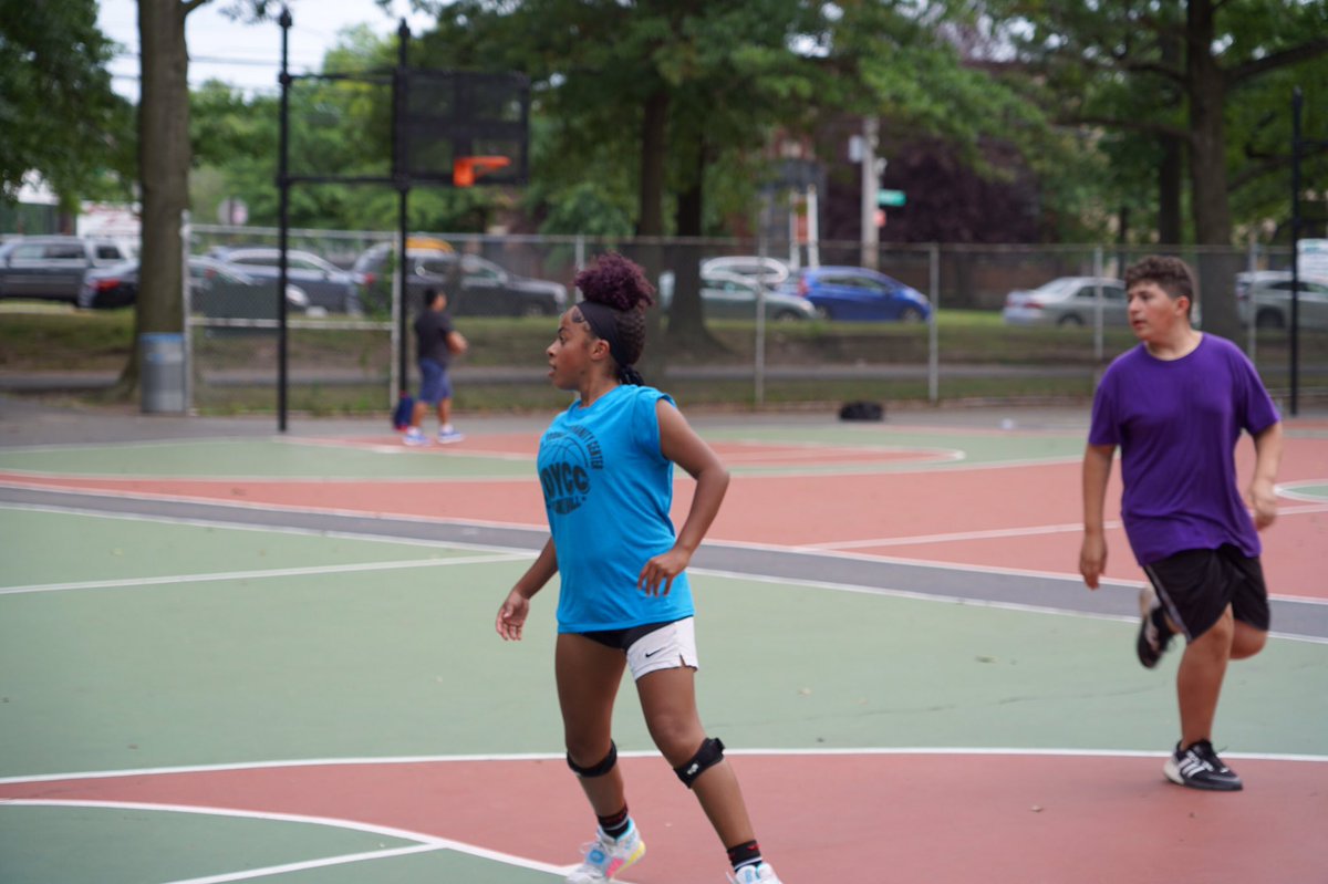 pickuphoopz's tweet image. She is @NisbetMya and she participated in our FREE  #openruns (#statenisland ) powered by @FootprintzGroup hosted by @_toussy ..
