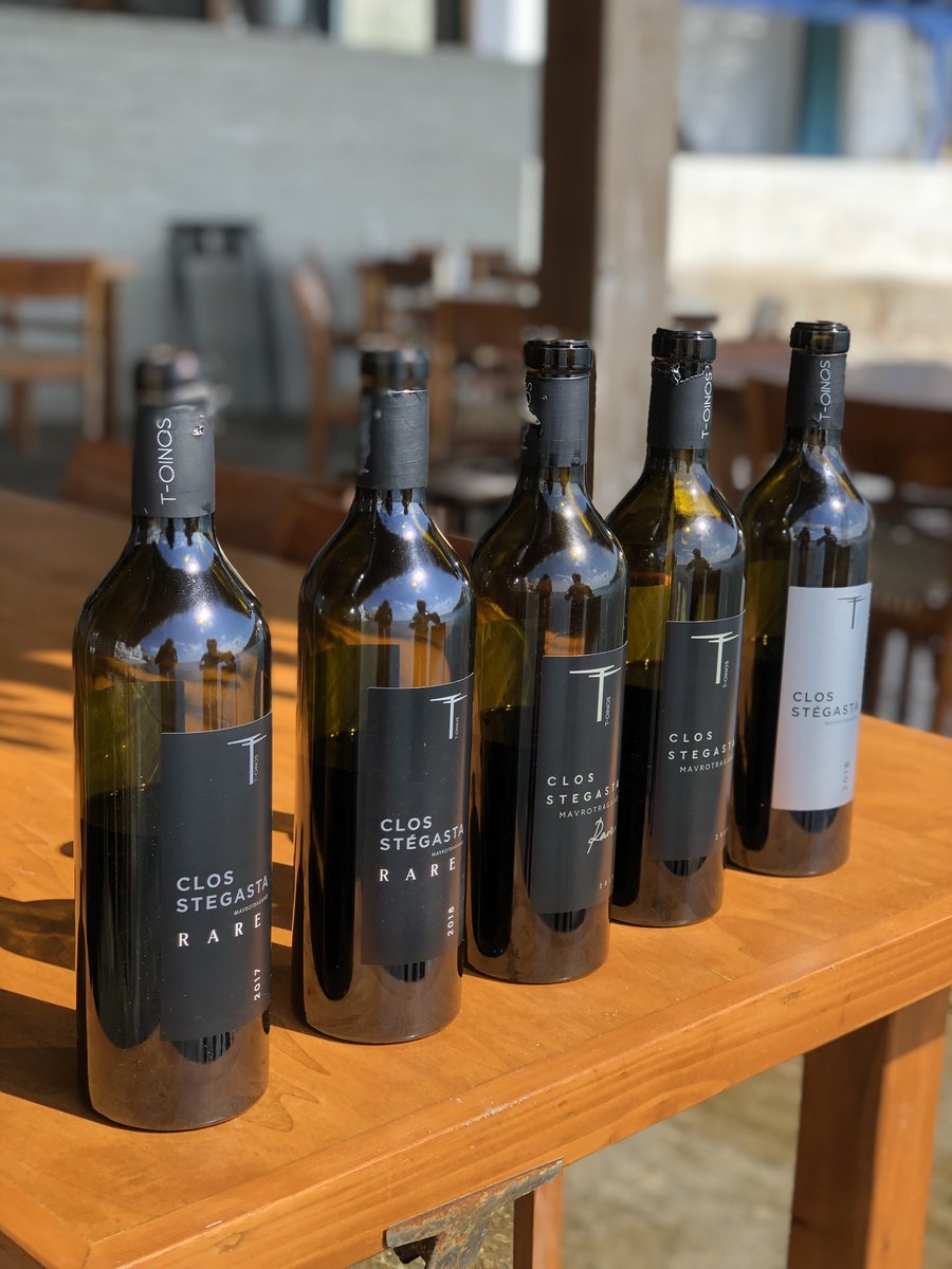 Lenkster's tweet photo. When in Tinos, you can’t miss visiting the fabulous @T_Oinos vineyards of Clos Stegasta and Rassonas and tasting their fantastic Assyrtiko and Mavrotragano. My second time here, after 5 years, and the wines are just getting better and better! https://t.co/niQTpHLyCw