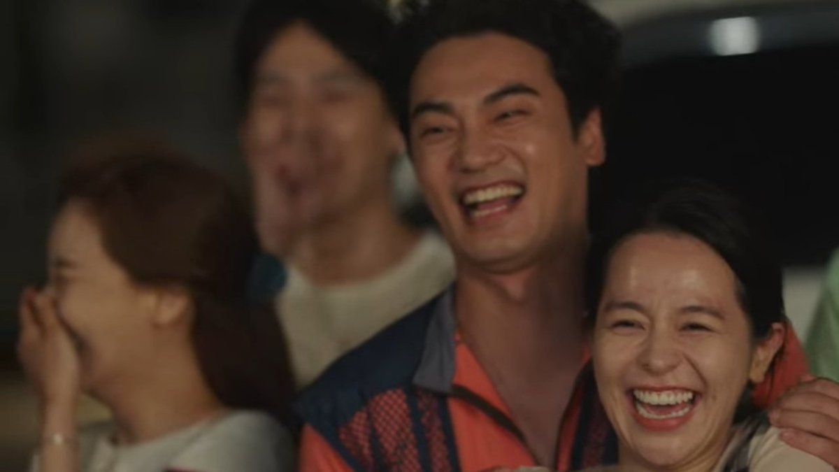 kdramagod's tweet photo. I LOVE HOMECHA SO MUCH!

this kdrama makes me so happy, it makes me smile alot and relieves my stress! It's so worth the watch 😭❤️
#HometownChaChaCha
#HometownChaChaChaEp11 https://t.co/g7trPCtNqQ