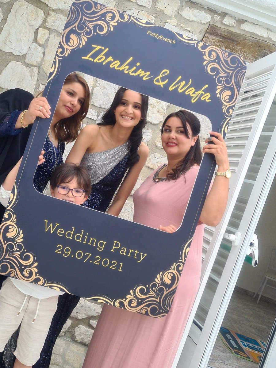 picmyevent's tweet photo. Un cadre Photobooth oriental pour une animation mariage idéale 👰🏽‍♀️💍 #animationmariage #mariage #wedding https://t.co/h6eSR9lpX1