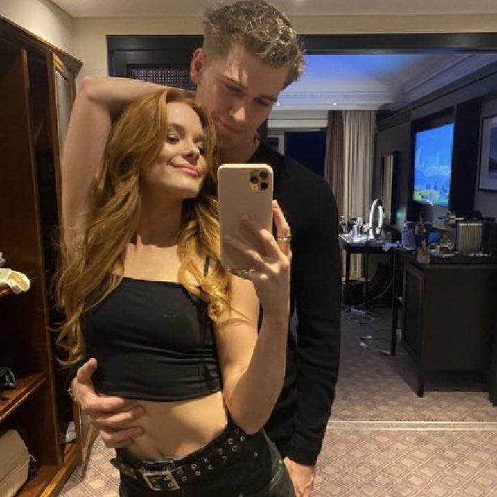 covisnky's tweet photo. 👩🏻‍🦰🧚‍♀️🔥 + 👱🏻‍♂️⚔️👑 https://t.co/TSNDpu0jLc