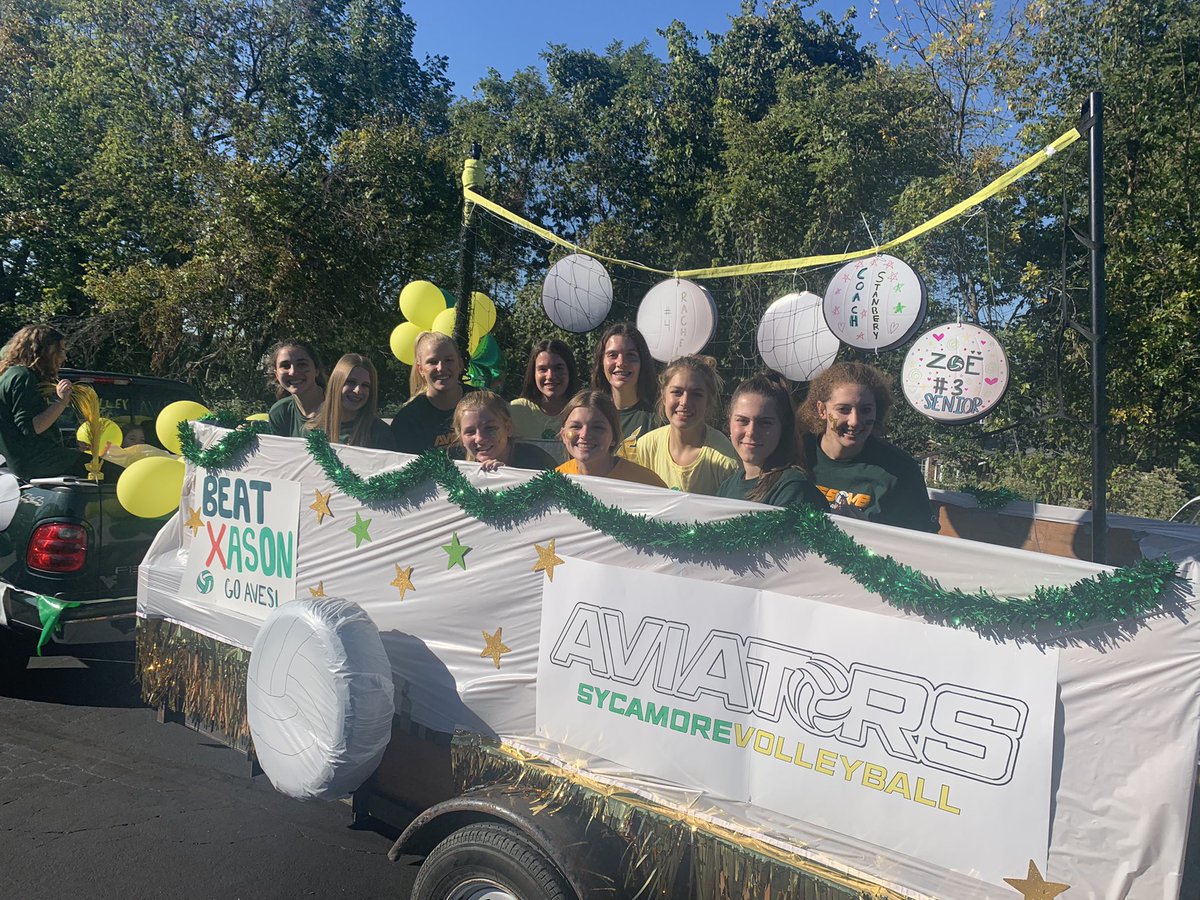 LadyAvesVball's tweet photo. HOCO parade 2021! #GoAves #bestfloatever #VBrocks https://t.co/BcahBmrhpn