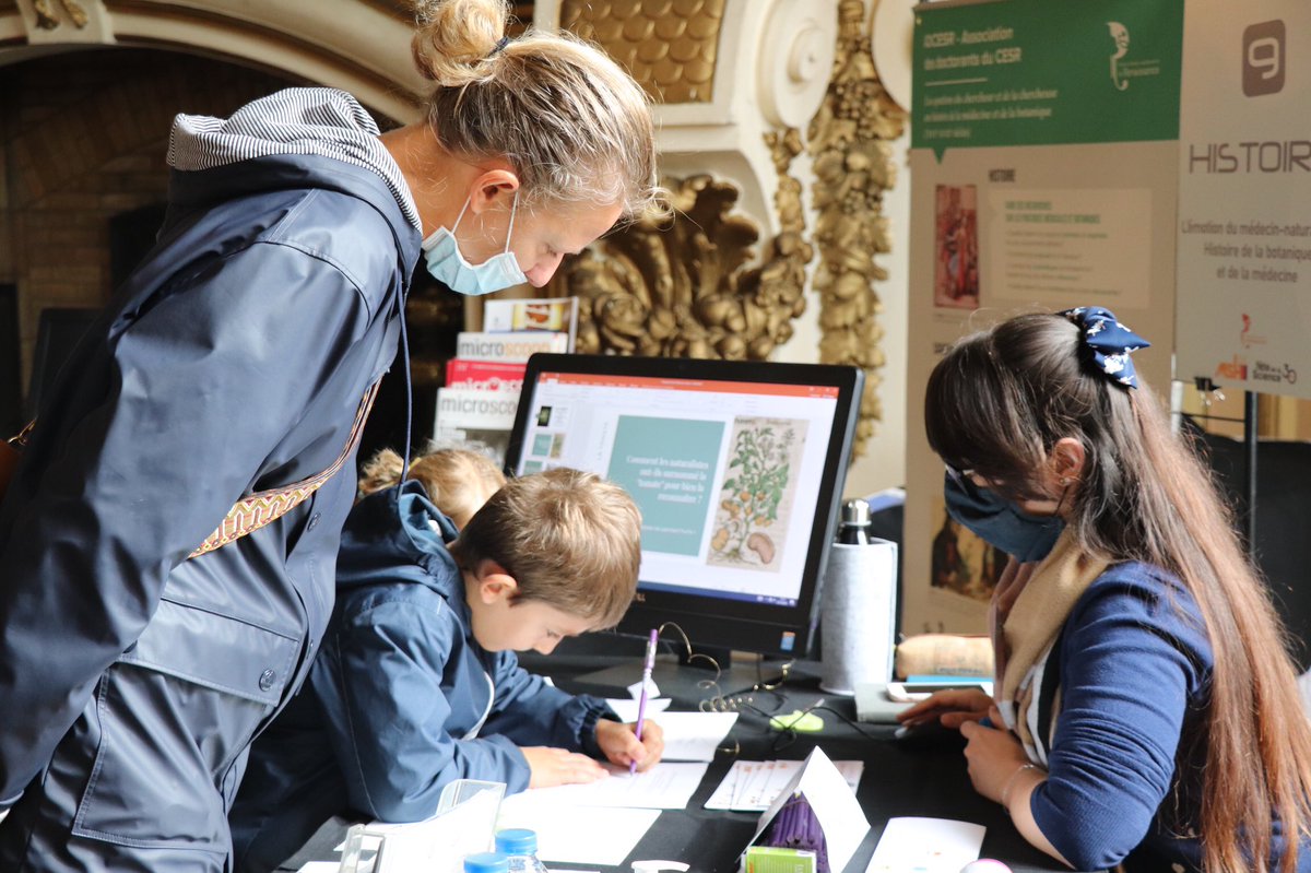 #FDS2021
📍1er jour du Village des sciences de #Tours ! Découvrez le stand <a href="/CESR_Tours/">Centre d'études supérieures de la Renaissance</a> &amp; <a href="/ARD_IPat/">Intelligence des Patrimoines</a> sur la Renaissance immersive !
👉Visite ce matin de @jp_gille <a href="/RCValdeLoire/">Région Centre-Val de Loire</a>, <a href="/EmmanuelDenis37/">Emmanuel Denis</a> <a href="/villedetours/">Ville de Tours</a> et Arnaud Giacometti @UnivTours
#patrimoines #recherche <a href="/_CentreSciences/">Centre•Sciences</a>